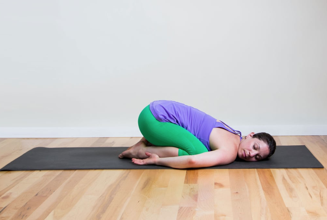 一,child pose 婴儿式