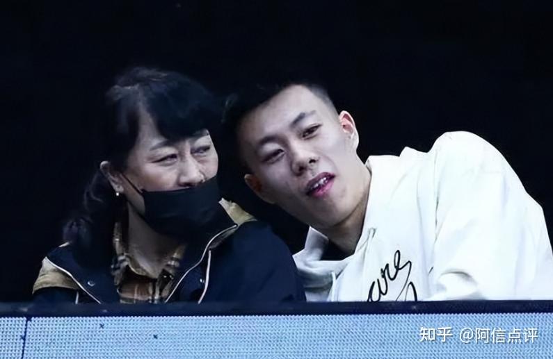 第二个方面,王芳被曝出下课换人,辽宁队的争冠难了,特别是广东队和