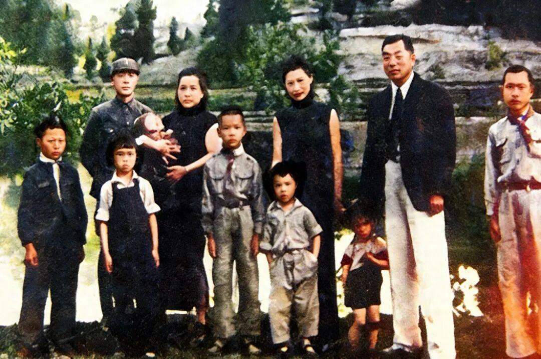 张学良被囚大陆十年为何不逃跑？1938年军官的一个军礼，就是答案 - 知乎