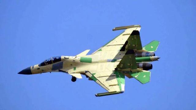 歼15改进型陆续曝光魔改歼15将在航母编队担任什么角色