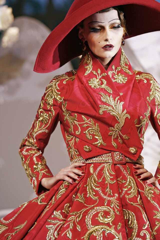 分享一下你见过好看模特走秀妆?