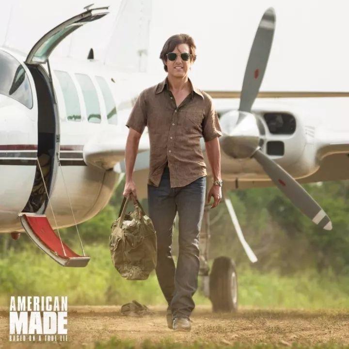 阿汤哥饰演臭名昭著的毒贩巴里·希尔