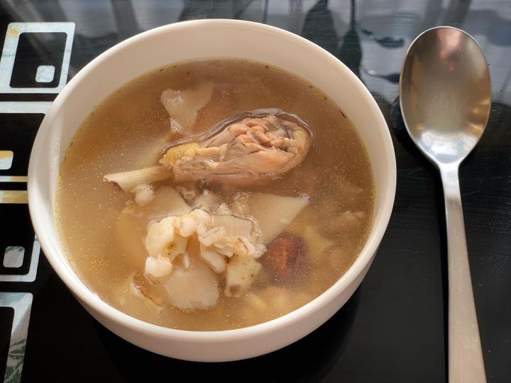 清補涼煲雞湯