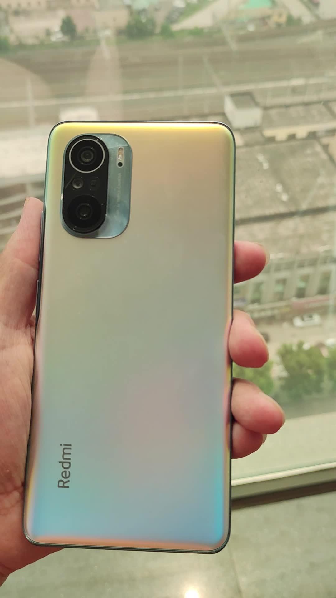 8月份购机:红米k40值得买吗,选哪个颜色比较好?