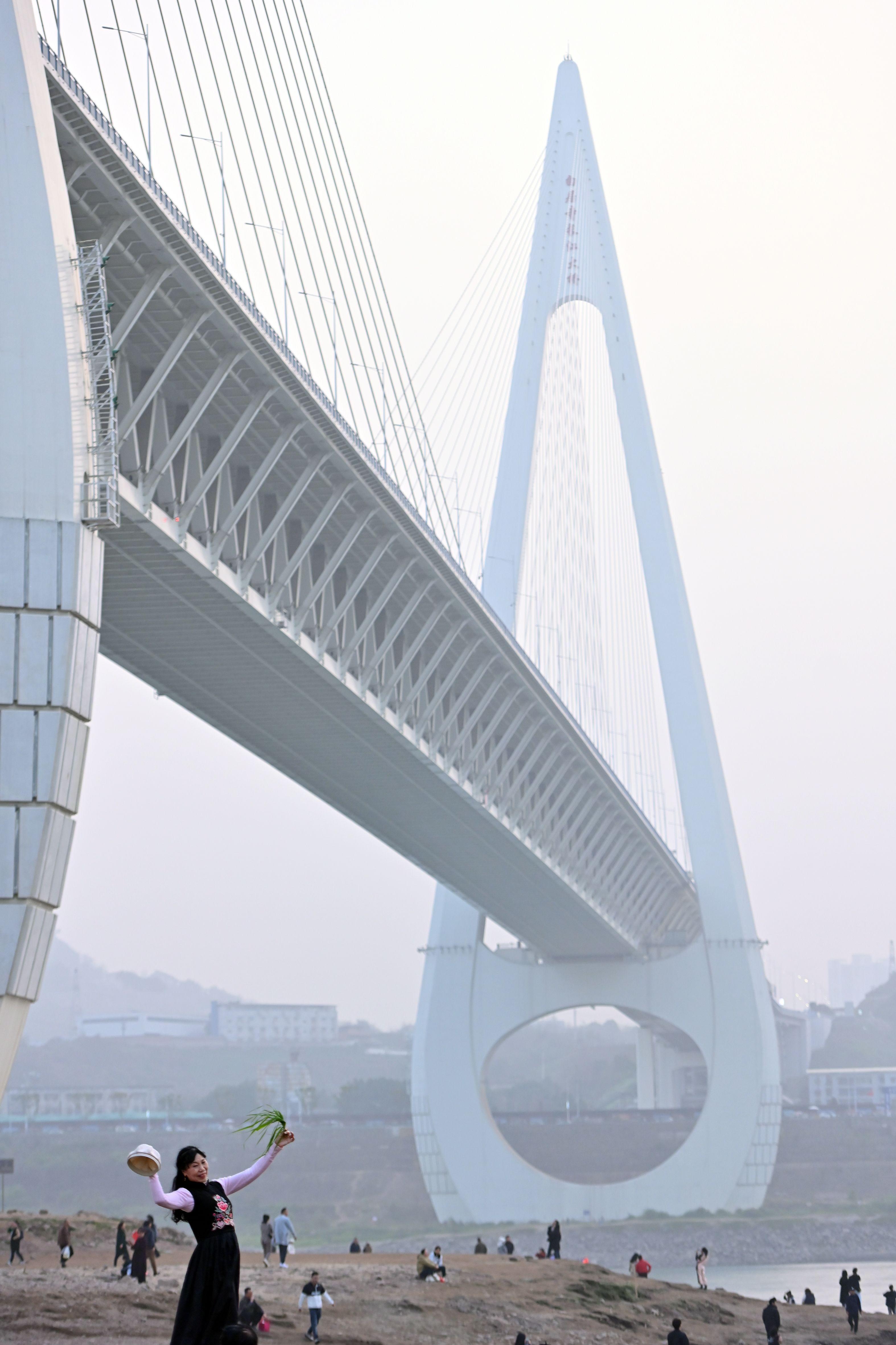 壮哉!重庆市白居寺长江大桥火出圈