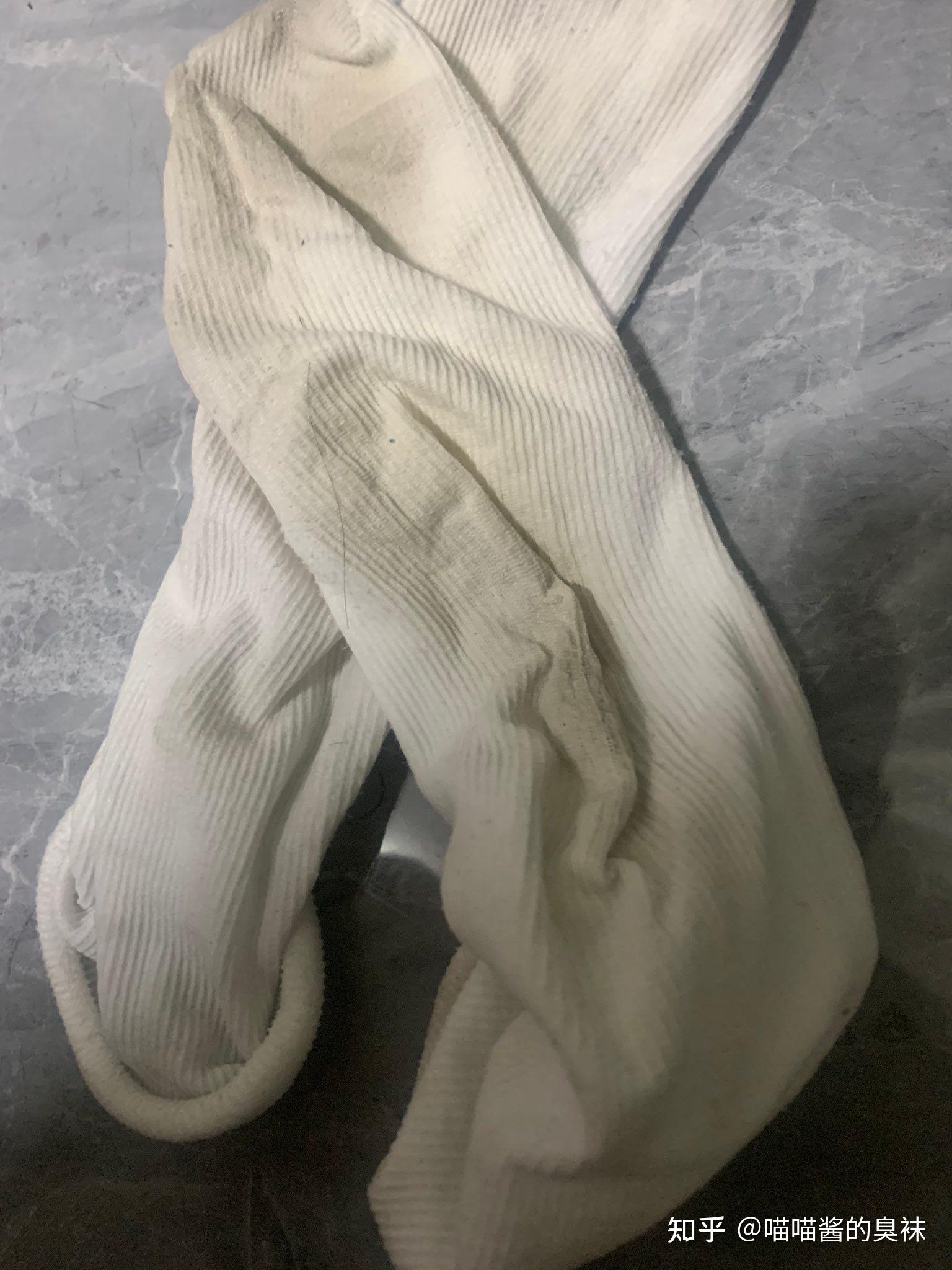 女生穿几天袜子会臭