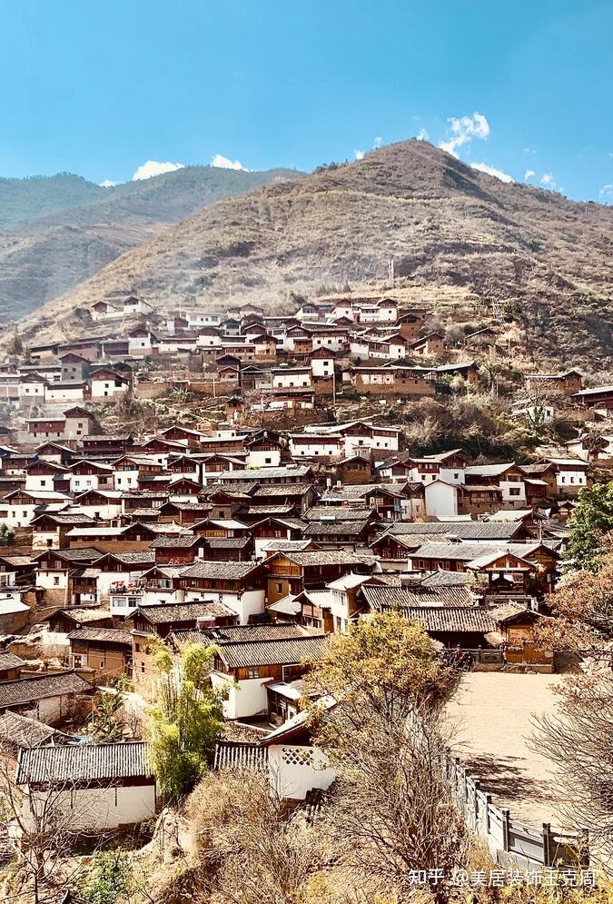 巨石上的奇特古村落秘境天险保山石头城