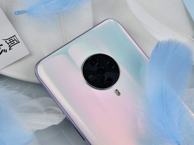 双模5g自拍神器京东2698元买vivos6加赠耳机