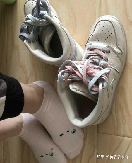 女孩子的脚都不臭吗? - 知乎