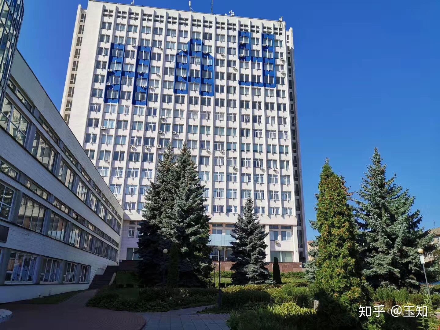 乌克兰国立体育运动大学和乌克兰国际美术与建筑艺术学院六个学校基辅
