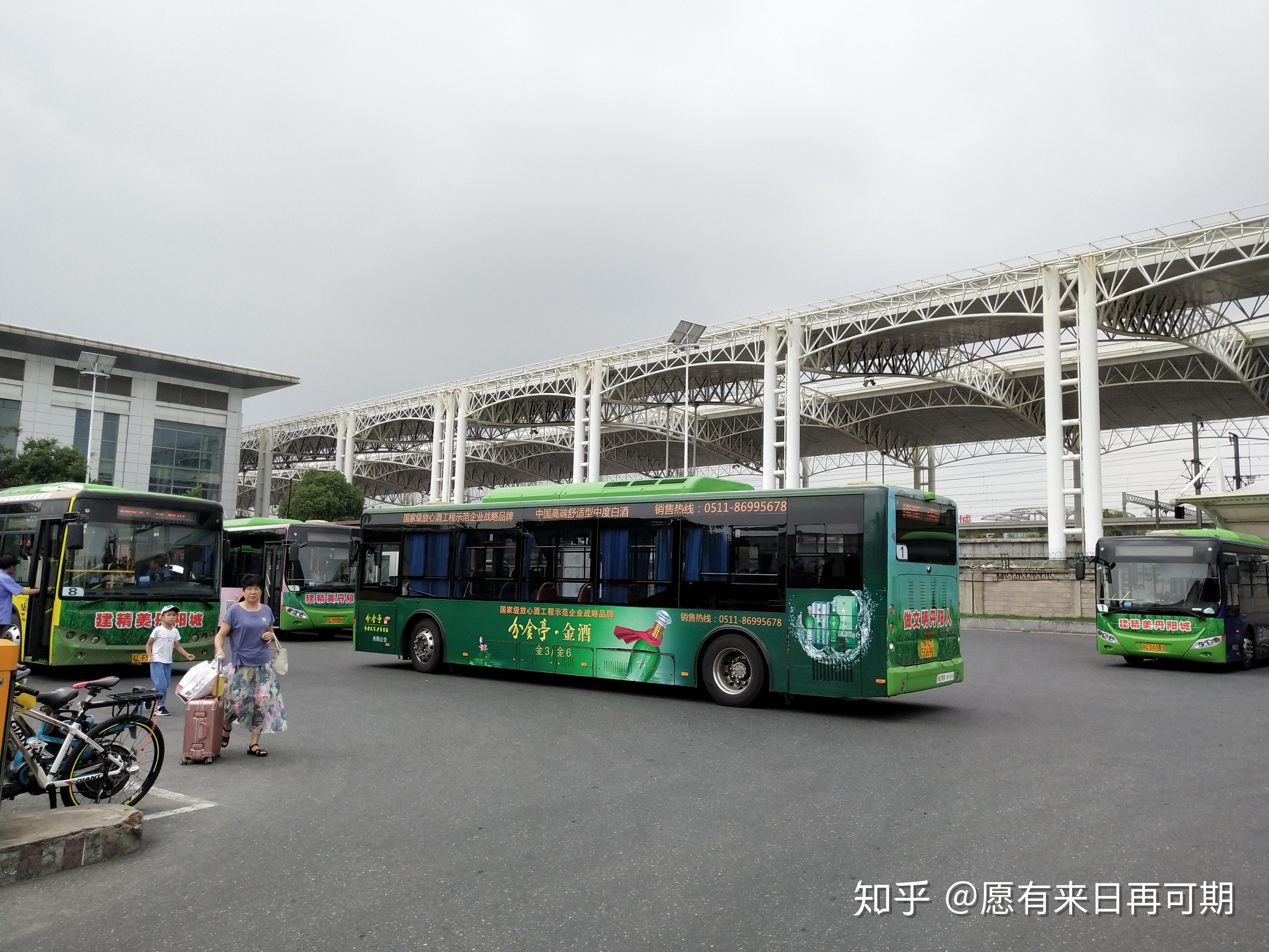 北廣場候車室檢票後下地道上站臺乘車列車停靠丹陽站6站臺cr400bf