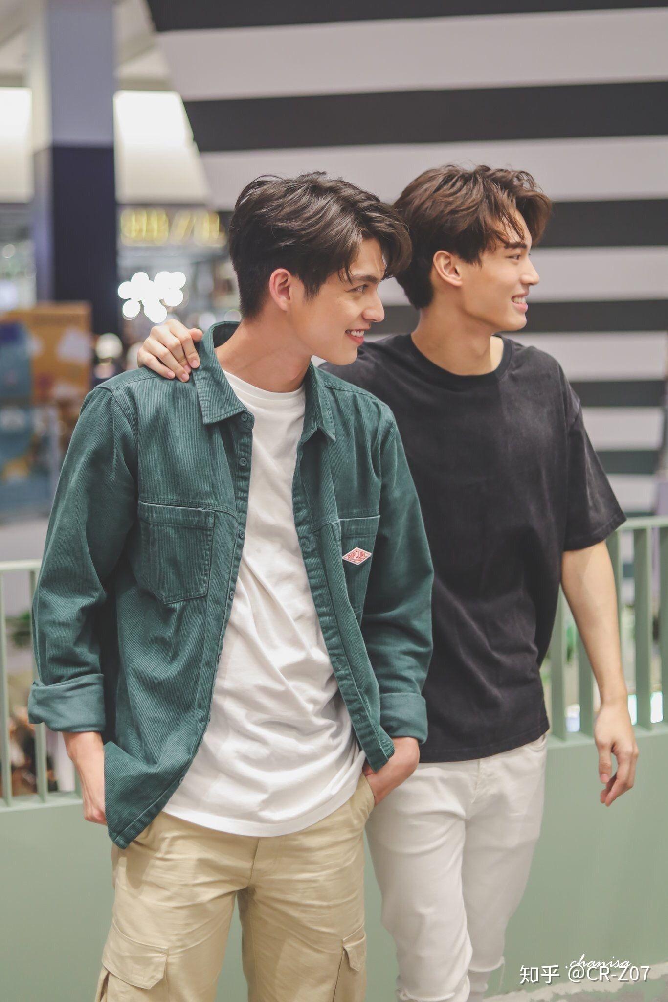 如何评价泰剧只因我们天生一对里两个男主的长相