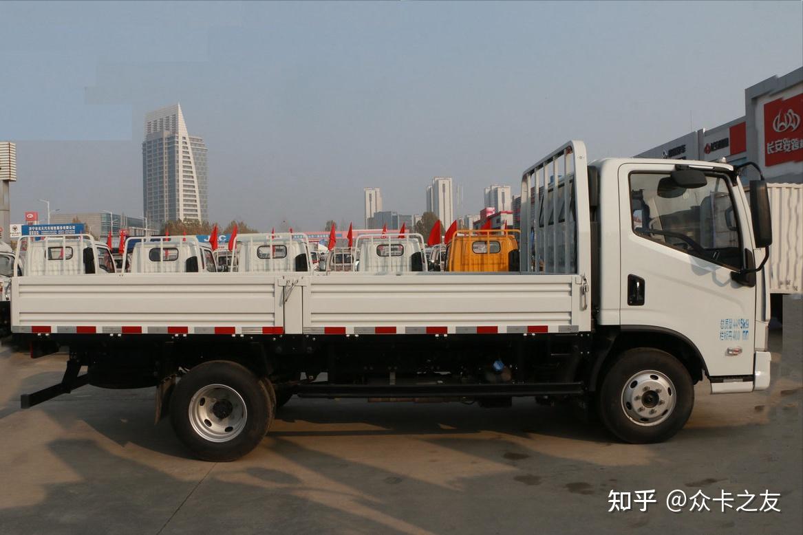 第三款:上汽跃进h300