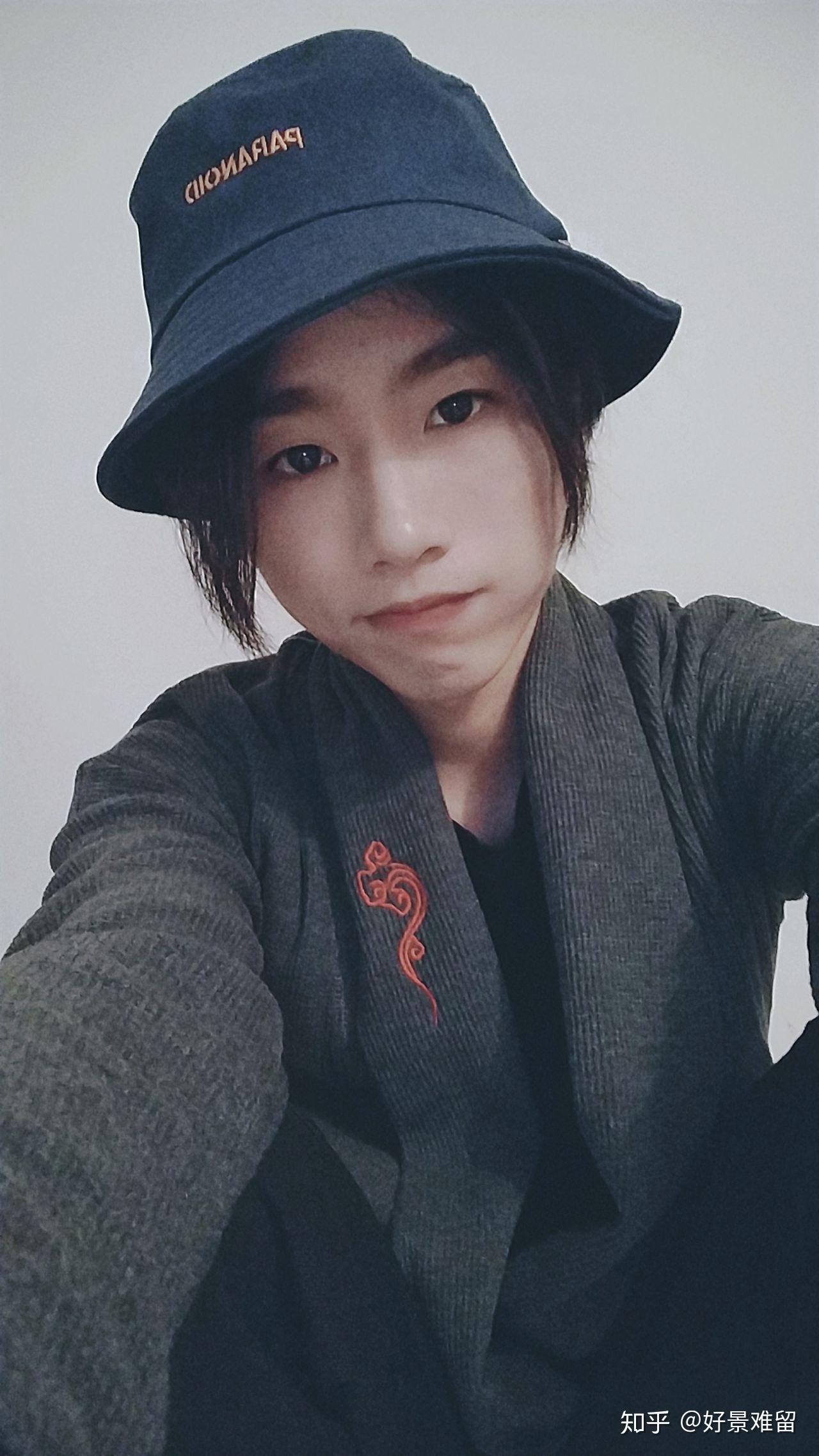 怎么快速打理头发男 v2-1a0456a44d353321405b92b054a5fd40_r.jpg