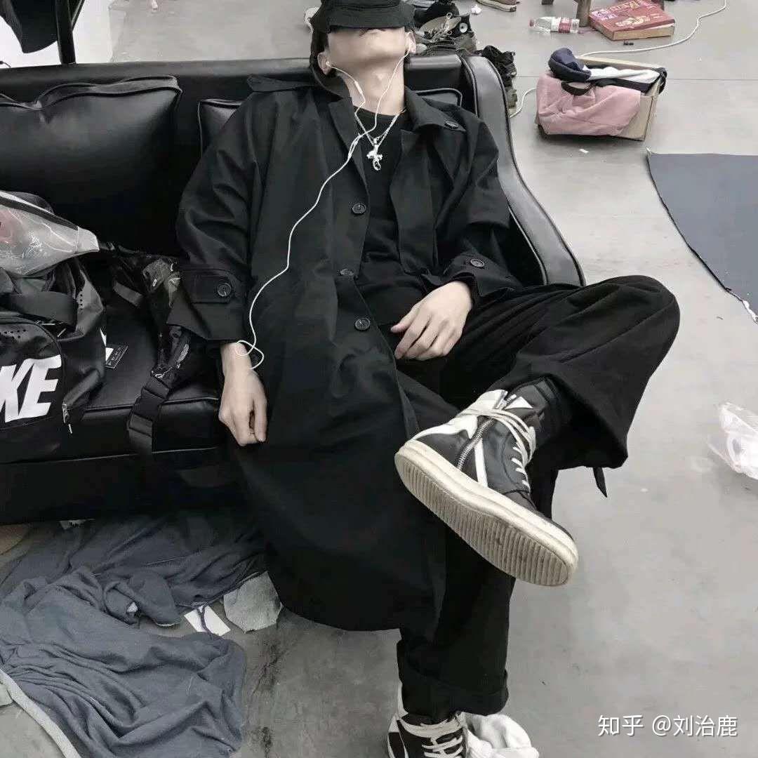 喜欢的男生的朋友圈背景也是一个男生,是我多想了吗? - 知乎