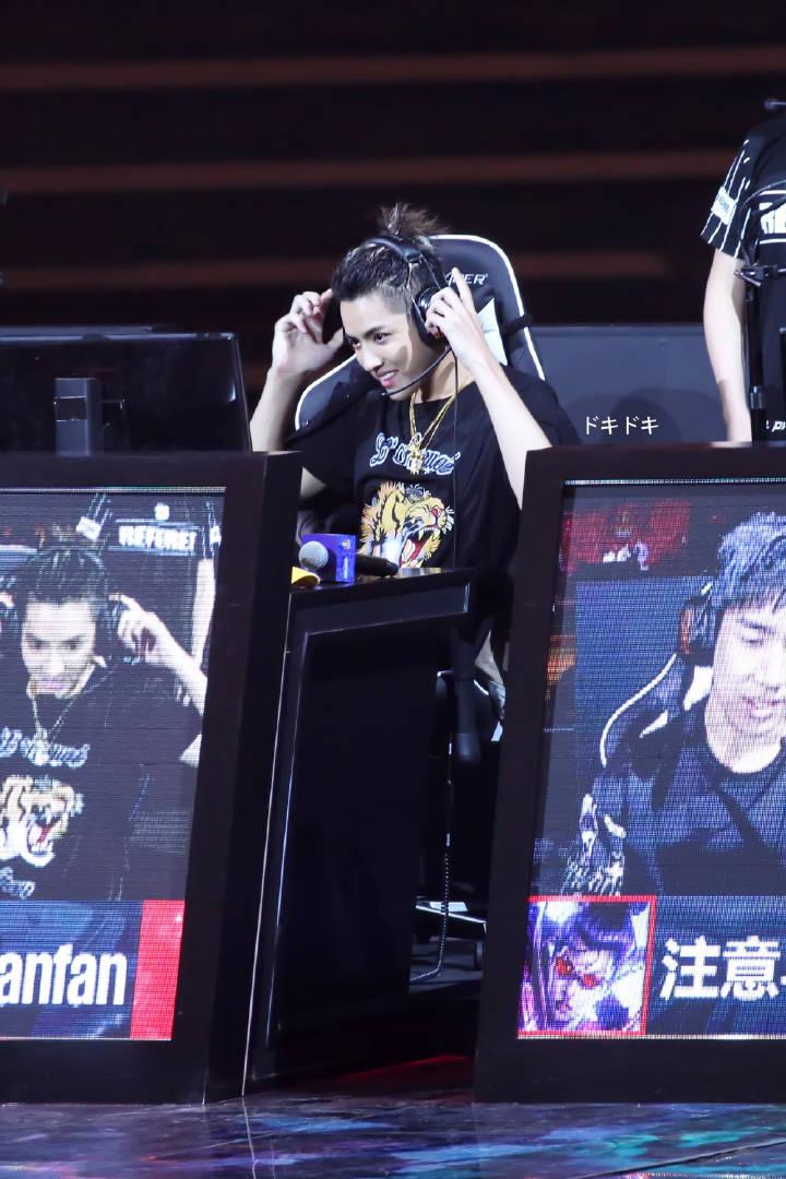 如何评价吴亦凡的英雄联盟水平