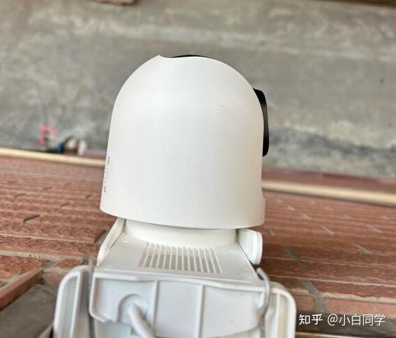 特意买了这款室外的监控,折腾一天终于装上了,用了冲击钻在窗户