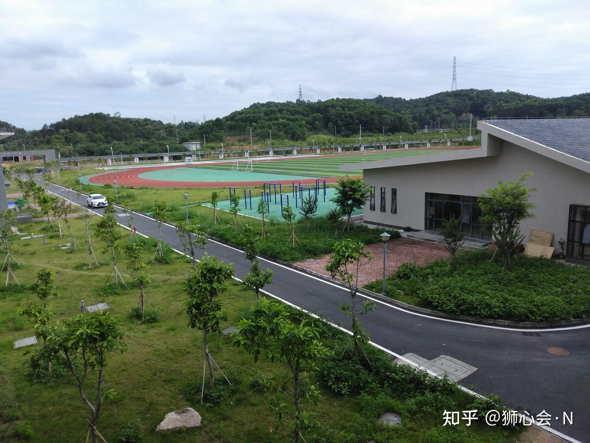 请问谁有秀全中学的照片