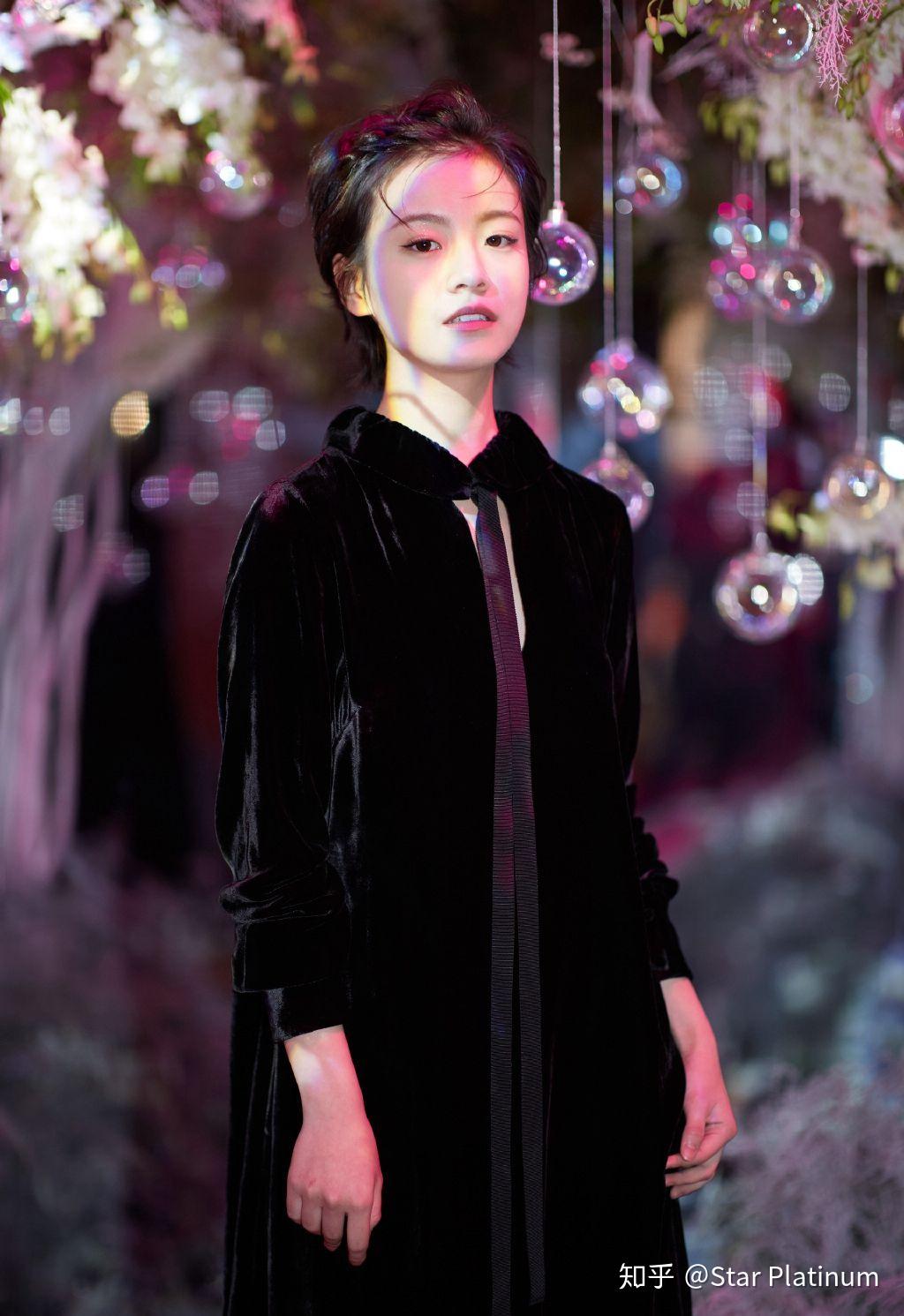 有没有李庚希小姐姐的全屏壁纸呀