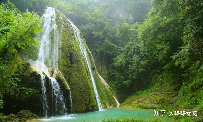 九路寨山脈縱橫,溝谷相通,山峰聳峙,溪澗迴環.