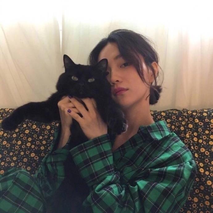 有什么看起来很不好惹很高冷的女生头像