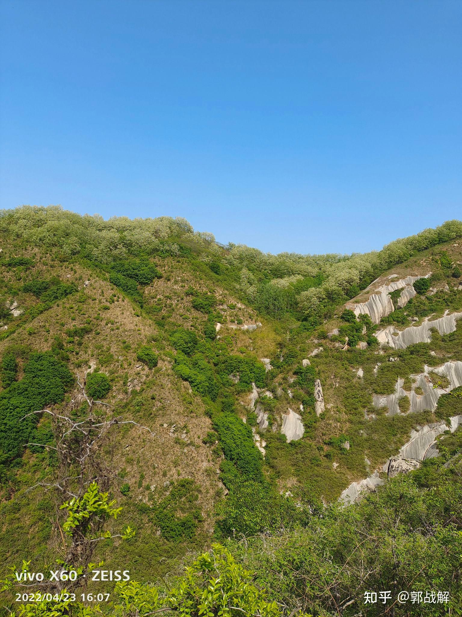 慈善家郭战解拍摄天下奇景沙坡岭河南省洛阳市洛宁县陈吴乡