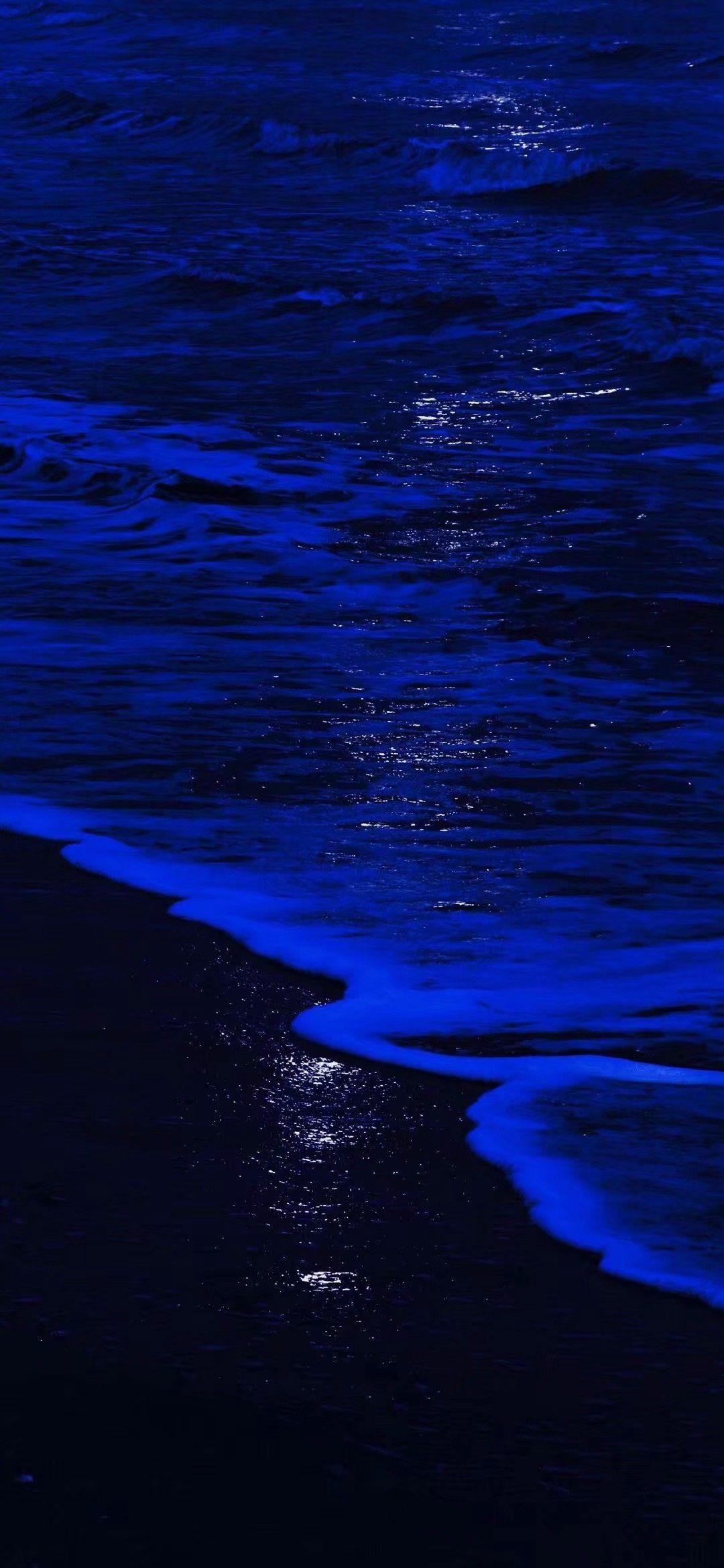 有没有好看的克莱因蓝壁纸