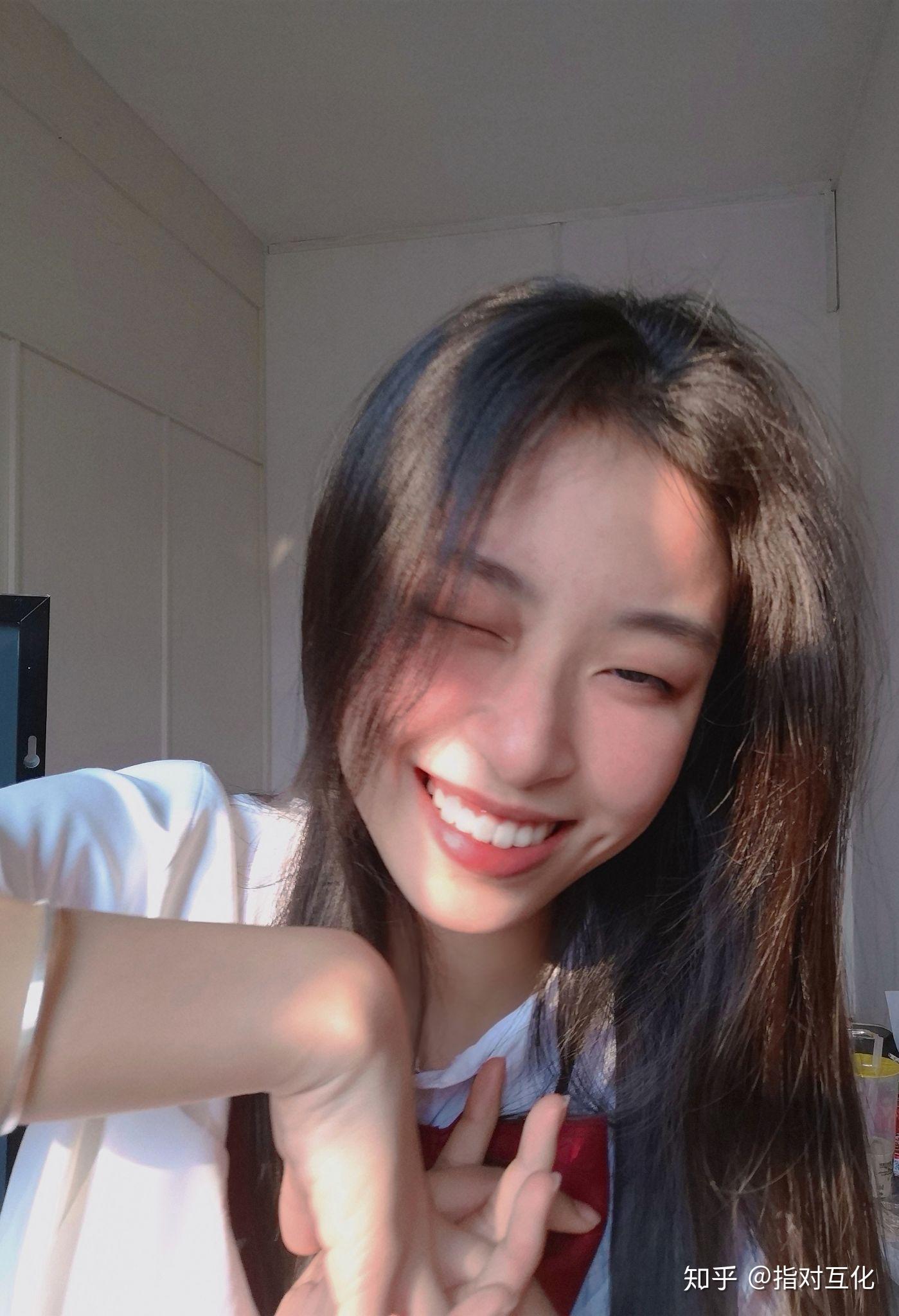 为什么有的人小眼睛大鼻子大嘴巴还很好看?