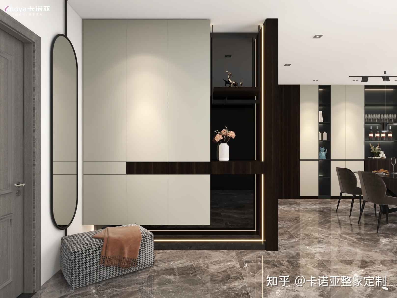 玄关柜底部抬高,让入户多了几分清爽,放常穿鞋子,一蹬一脱就能轻松把