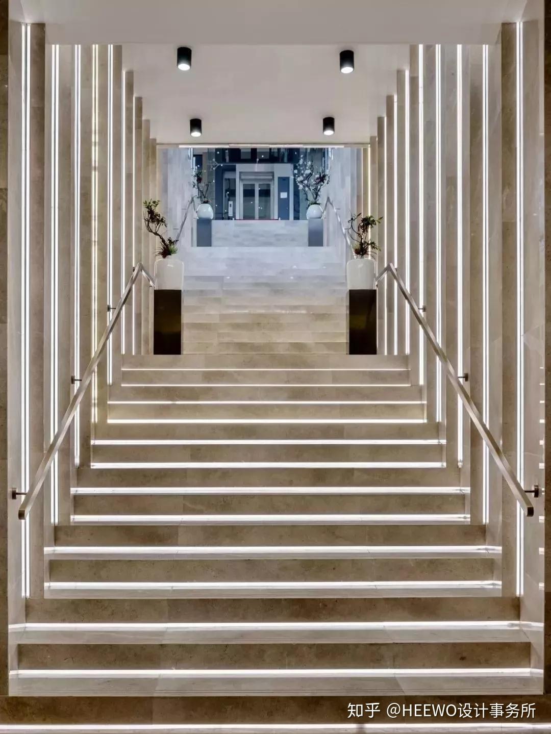 54张全球最美楼梯照，从旋转楼梯里感受建筑美学 - 数英