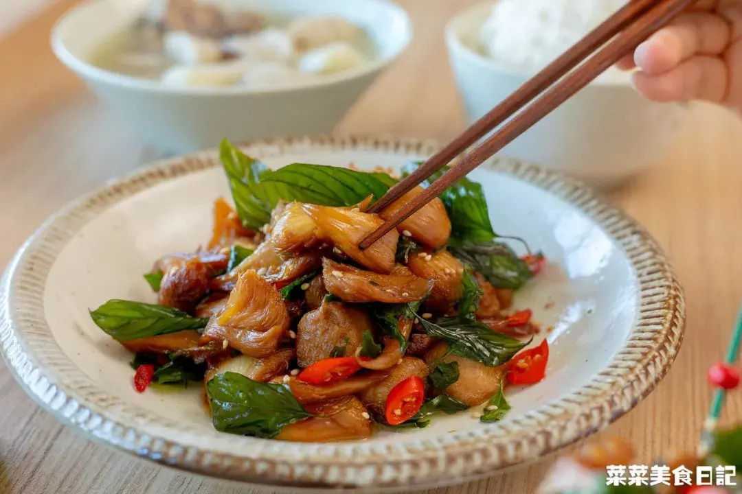 都说猴头菇是养胃高手却不知炒着吃更鲜