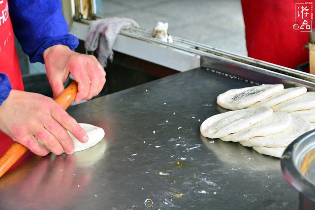被误会的重庆回饼不是回族的特产颜色白净但并非寡淡无味