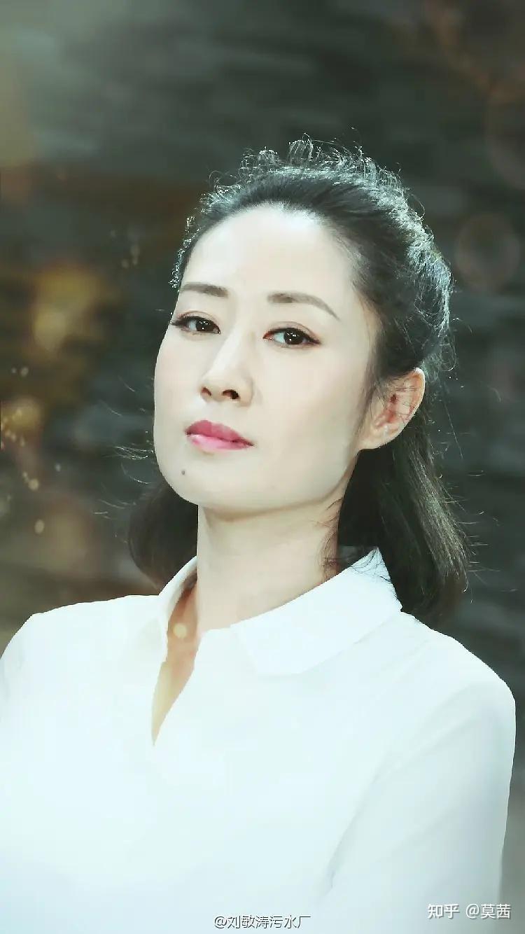 37岁离婚39岁爆红仅用两年就翻身的她到底积攒了多少委屈