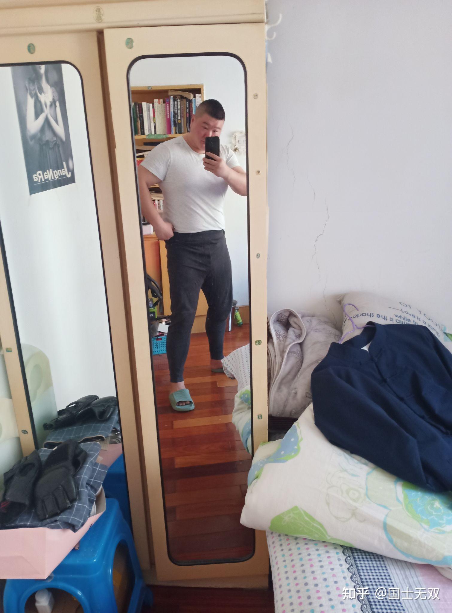 较壮的男生怎么穿搭我体型比较匀称但是身体整体看上去偏壮不知道怎么