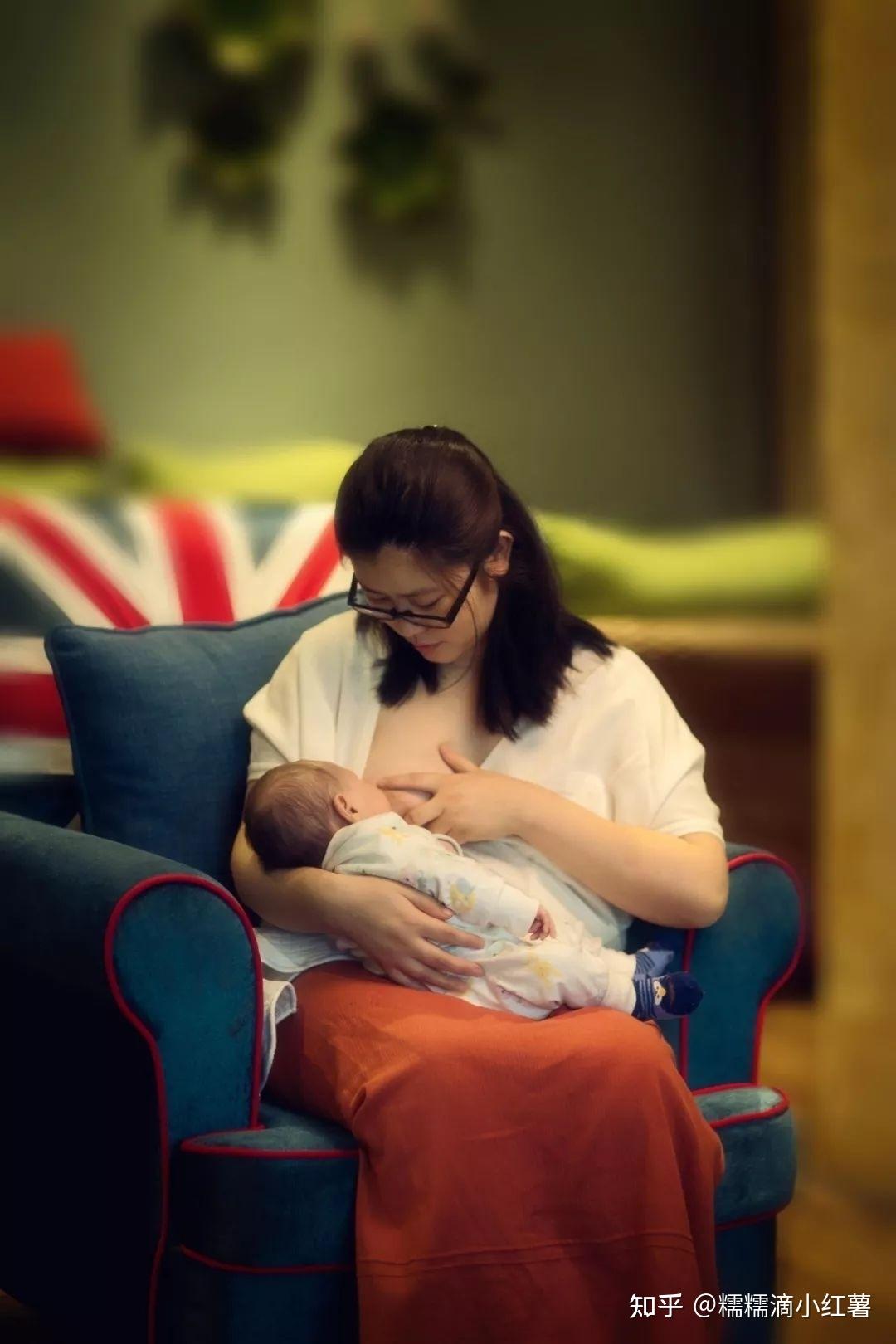 母乳挤出来放奶瓶可以放多久?