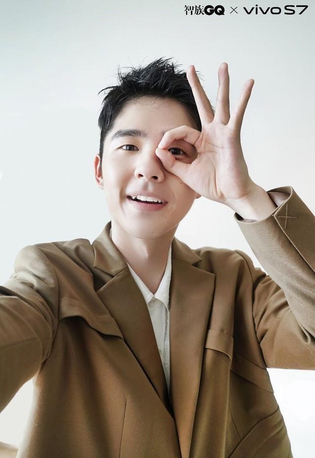 影像内外的刘昊然揭秘影像与自我vivos7定格生命中的美好