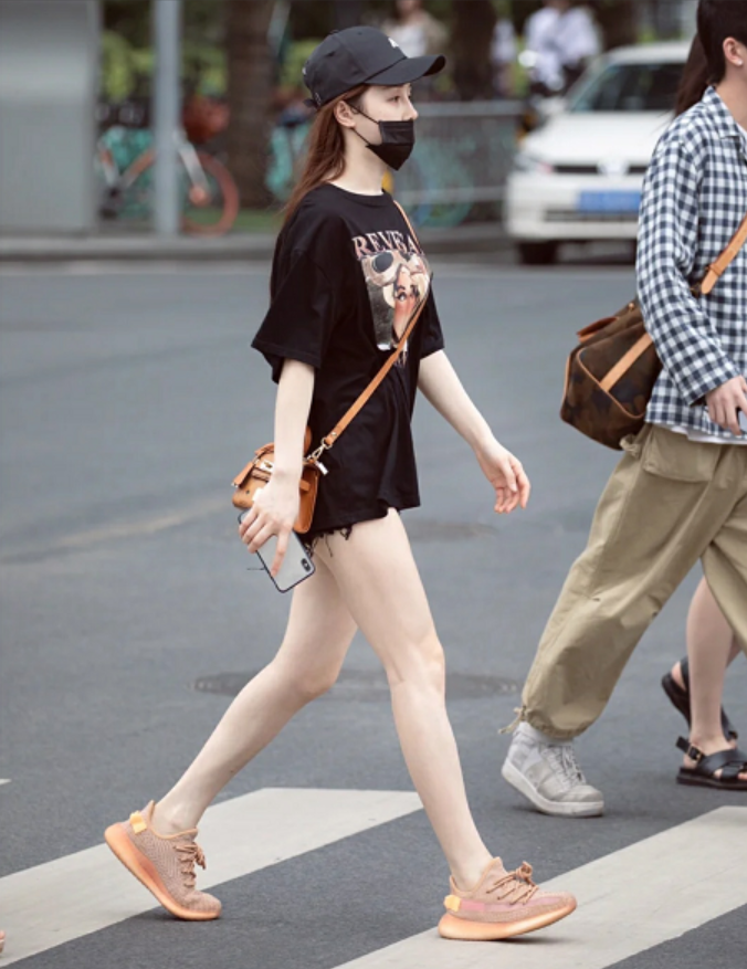 椰子鞋搭配什么裤子衣服好看上图