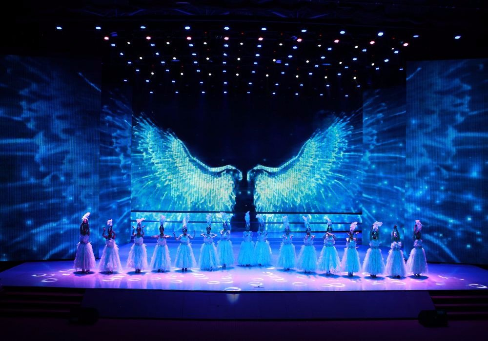 为什么舞台剧上要使用纱幕全息投影