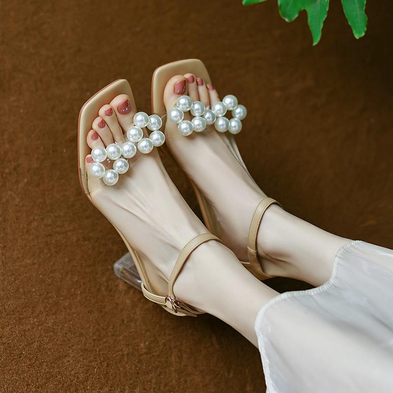 今年夏天值得买的凉鞋,一共20款,好看不累脚