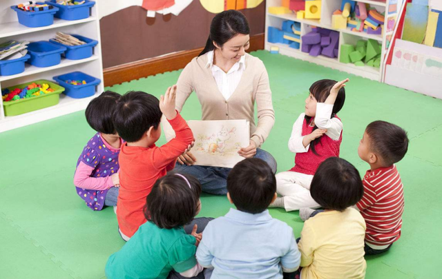 什么时候可以上幼儿园 v2-1b83405d0c2a52742a5d48604d94d444_r.jpg