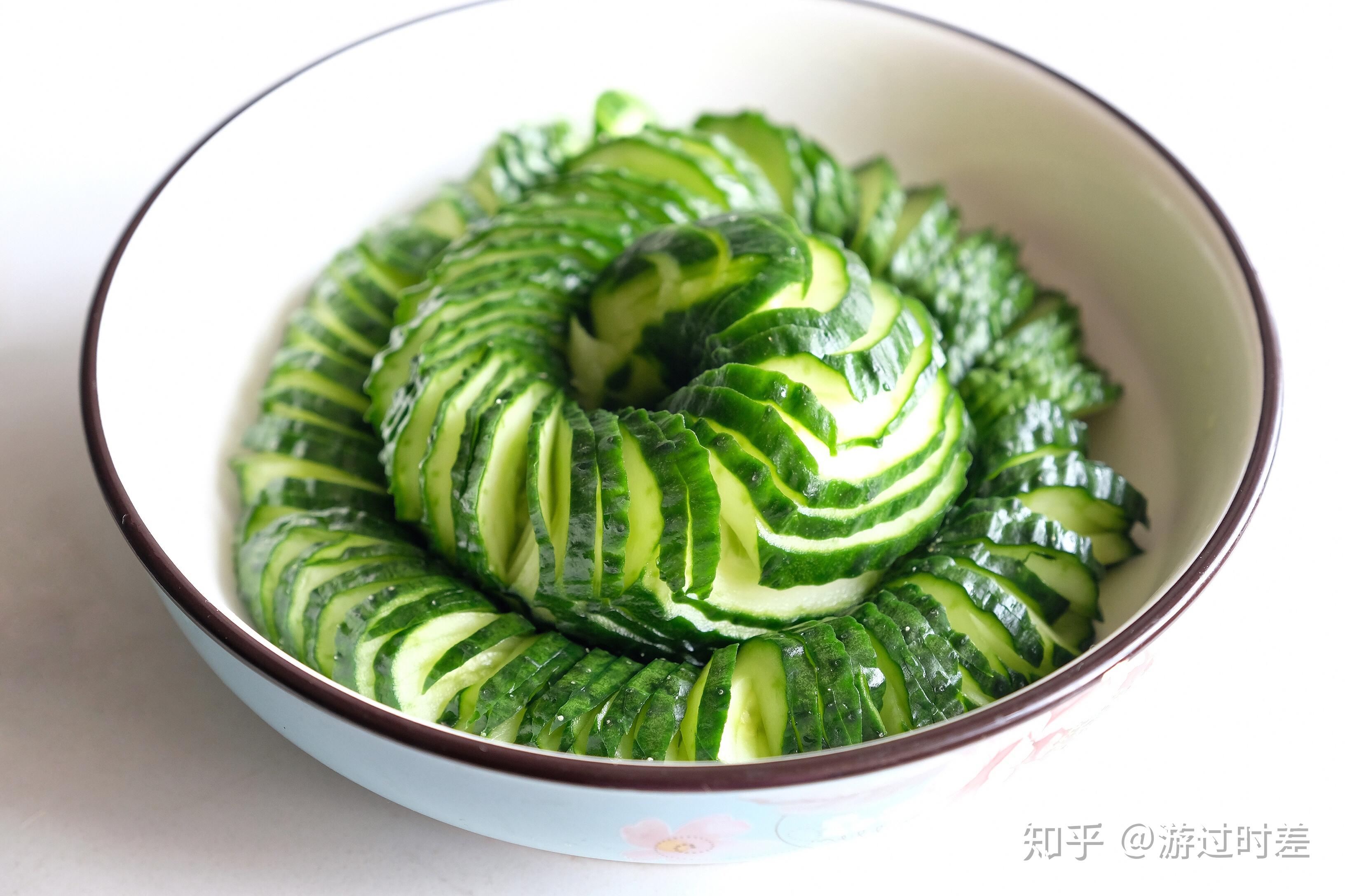 初秋轻食小凉菜二酸辣蓑衣黄瓜清爽又蛮横