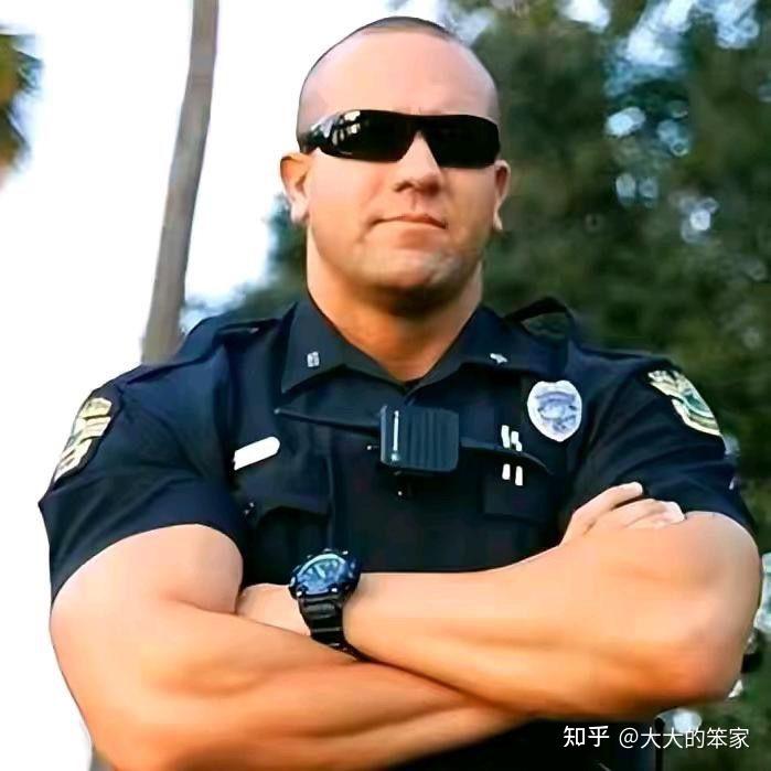 为什么现在抖音上出现了一大批用户使用美国警察作为用户名