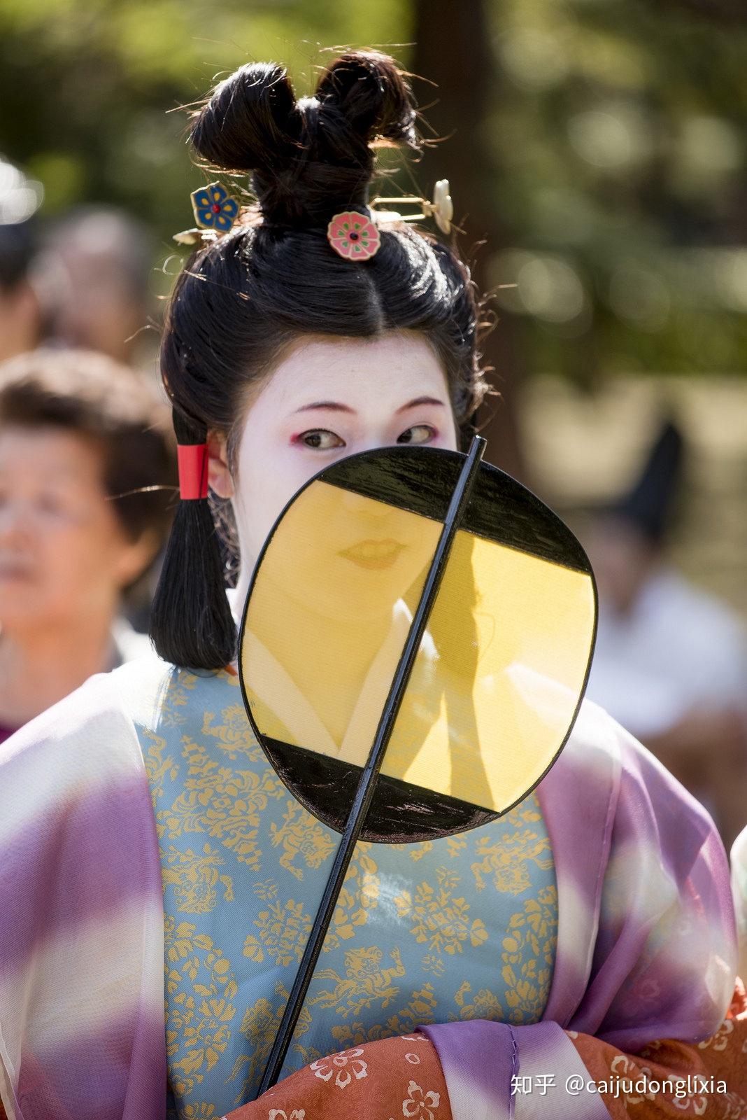 为什么平安时代的日本服饰看起来像汉服? 