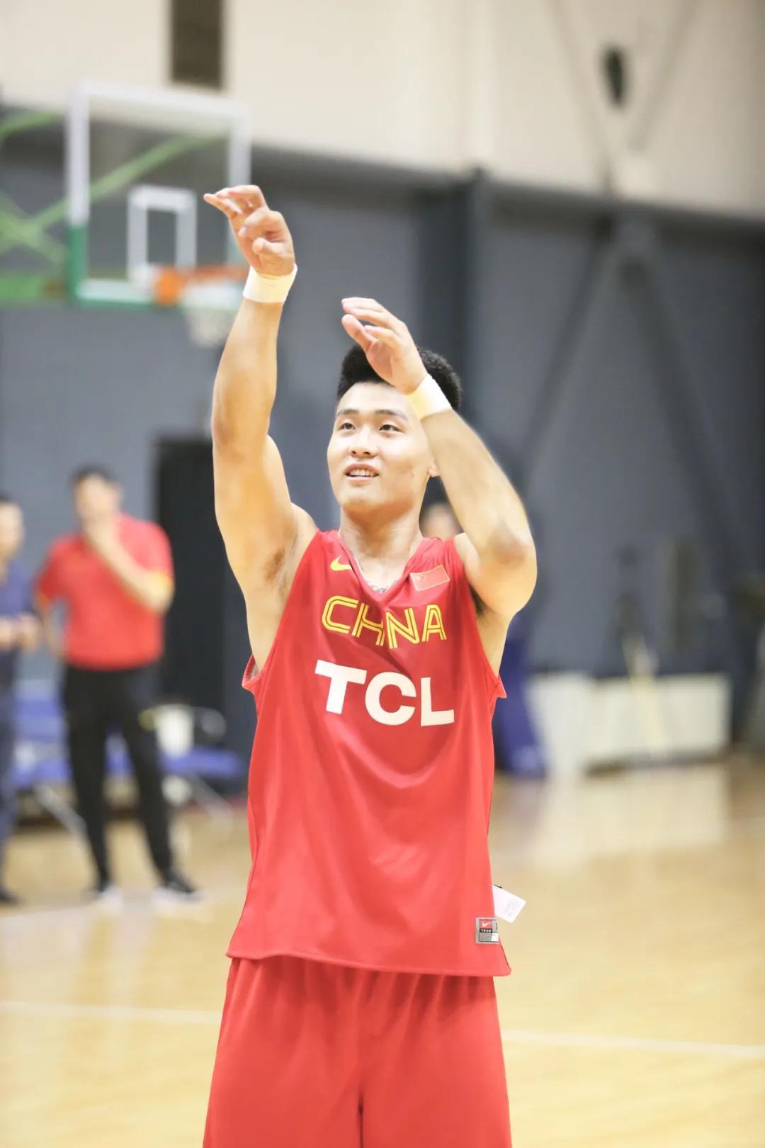 因为减肥走进篮球训练营的赵睿最后却成为了中国男篮的主力