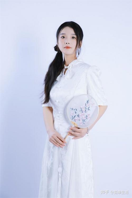 李丹:从自信女神到模特的蜕变之路! - 知乎