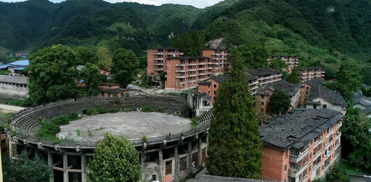 遵义兵工厂旧址昔日红火满山红砖楼房如今破产只剩几个老人