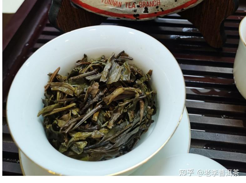 06年布朗山大树茶口感层次很丰富