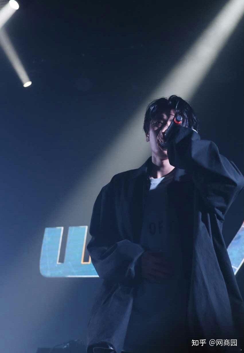 沙一汀不如就做个快乐的笨蛋吧