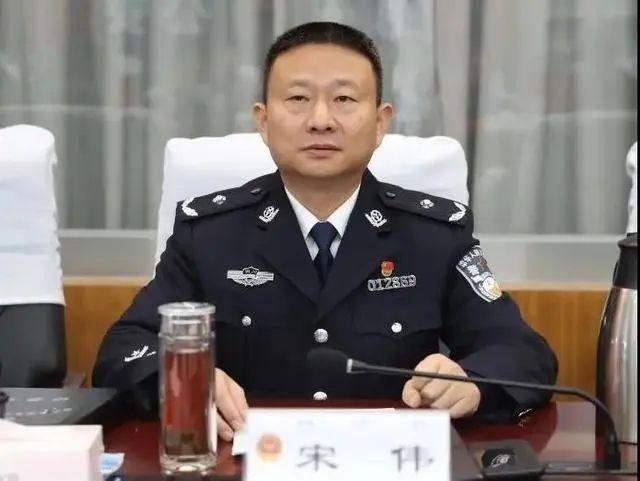 成都市公安局武侯区分局局长宋伟被查17日还接待了香港警队活动