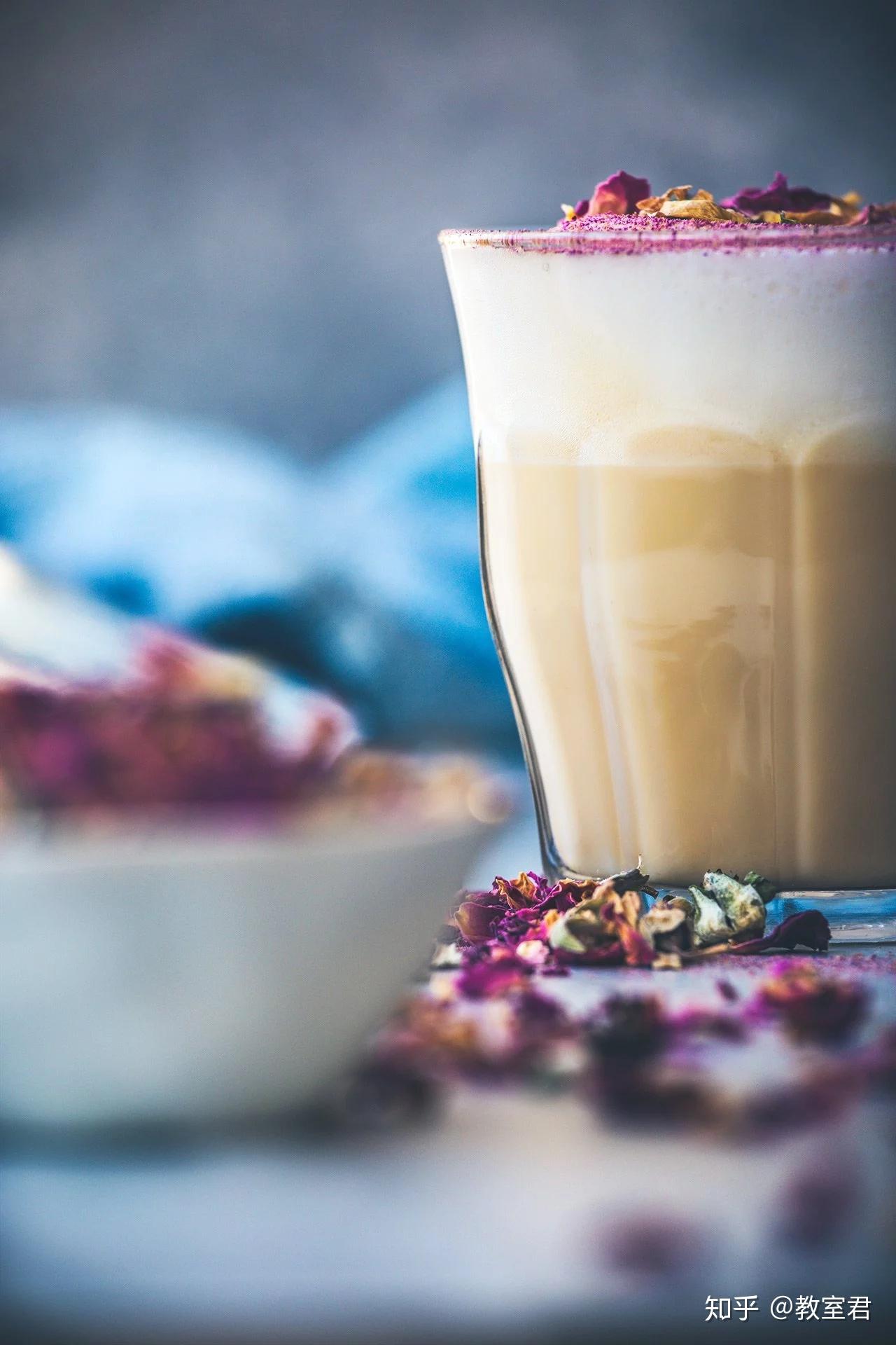 2款适合咖啡馆的热饮smores拿铁咖啡和手工玫瑰红茶拿铁